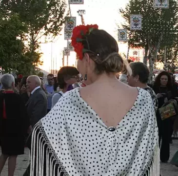 Guía definitiva de la Feria de Abril de Sevilla: Trucos y consejos Cada año, en abril, Sevilla se prepara para su mayor fiesta primaveral del año: LA FERIA.